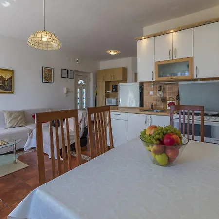 Appartement Charmantes Mit 2 Fahrraedern Und Nur 400 Meter Zum Selce