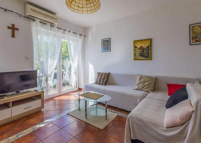 Appartement Charmantes Mit 2 Fahrraedern Und Nur 400 Meter Zum Selce