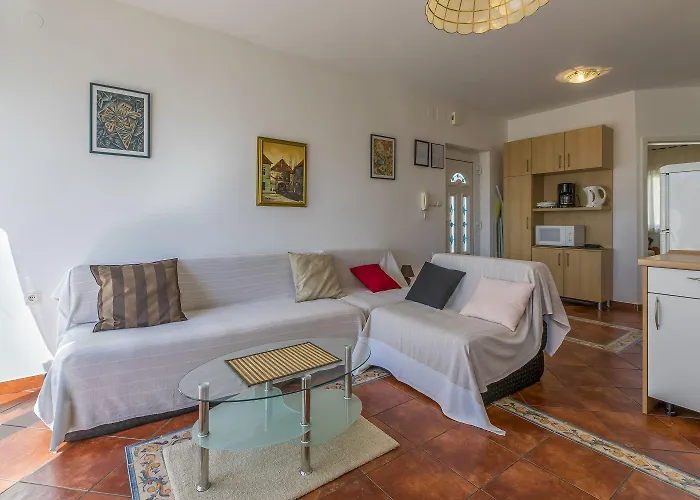 Appartement Charmantes Mit 2 Fahrraedern Und Nur 400 Meter Zum *