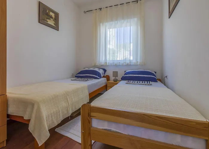 Appartement Charmantes Mit 2 Fahrraedern Und Nur 400 Meter Zum *